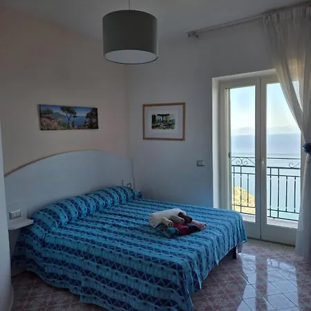 Tra Cielo E Mare Ravello