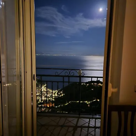 Tra Cielo E Mare *